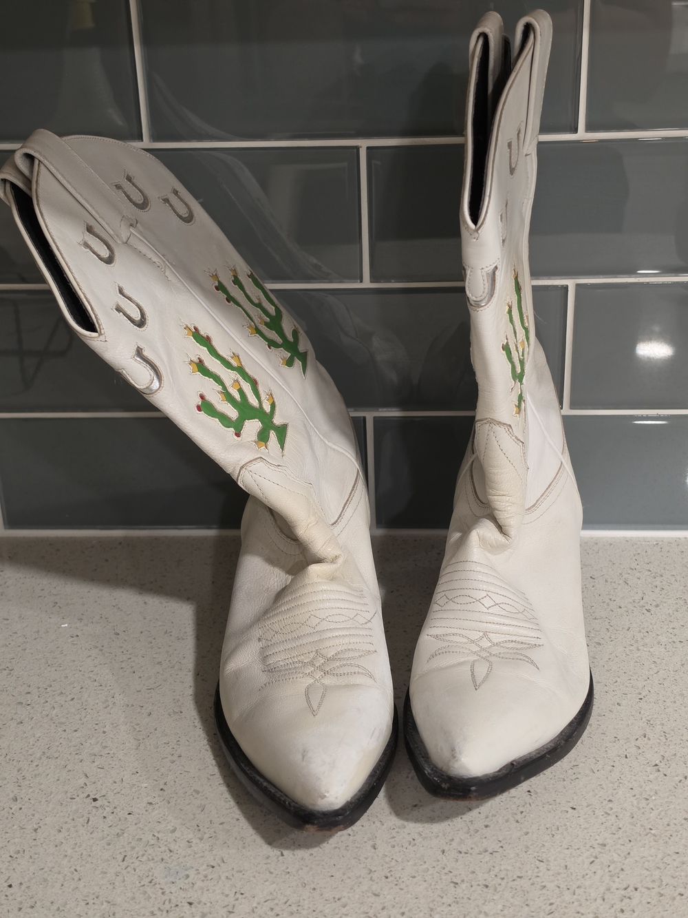 Rare Vintage Larry Mahan White Western Boots with Green Cactus Motif - Picture 3 of 9